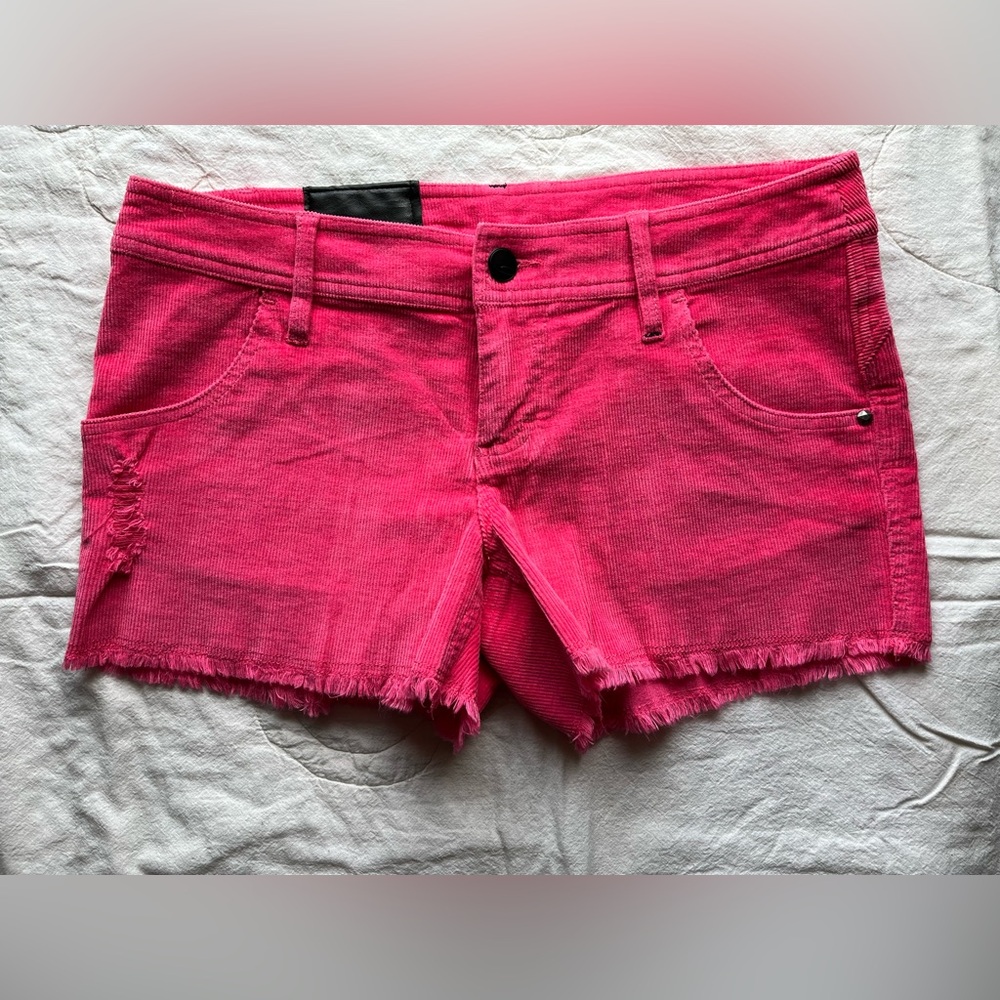 Oakley women’s shorts size 7/8 Hot Pink